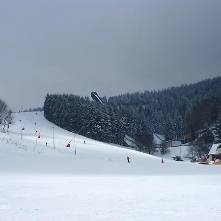 Ferienwohnungen Oberwiesenthal شقة *